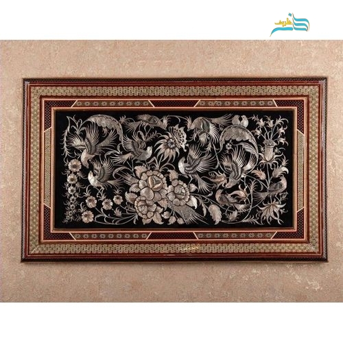 خرید آنلاین تابلو قلمزنی با پلاک مسی و قاب چوبی خاتم کاری شده در ابعاد 101 در 61 با مناسب ترین قیمت - هنرظریف