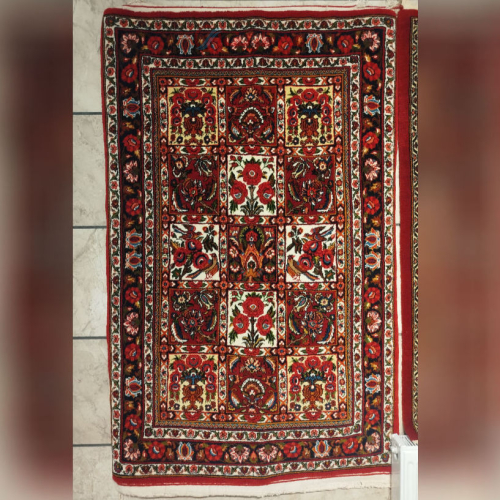 خرید، قیمت و مشخصات فرش دستبافت ذرع و نیم خشت بختیاری مدل گلی، با طراحی اصل_ هنرظریف
