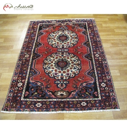 خرید آنلاین، فرش دستبافت  بختیار طرح ترنج کد 39518 با ضمانت رنگ و دوام نخ، طرح زمینه بی نظیر ترنج، زیر قیمت بازار | هنرظریف