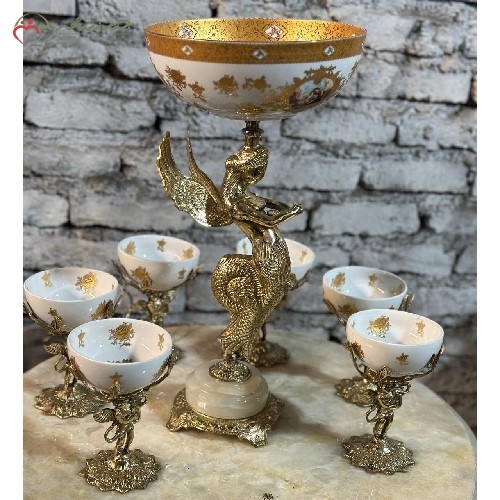 خرید آنلاین، سرویس پذیرایی برنزی 7 پارچه در طرح فرشته بالدار، رنگ طلایی و سفید، با کاسه های سرامیکی با ضمانت، با قیمت مناسب | هنرظریف