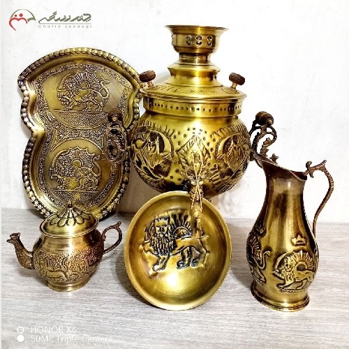 خرید آنلاین، سرویس 5 پارچه سماور ذغالی برنجی 6 لیتری تبریز مدل توپی با دسته های طرح ماری و مهر برجسته، پرنقش، زیر قیمت بازار | هنرظریف