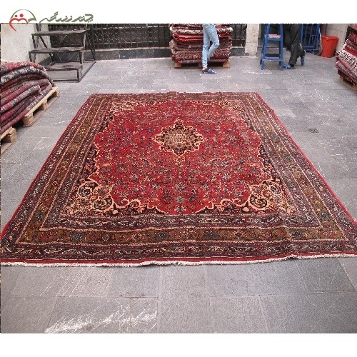 خرید آنلاین، فرش زیبای دستبافت بیجار  کد 38990 با زمینه لاکی و حاشیه شتری، دارای ضمانت، زیر قیمت بازار | هنرظریف