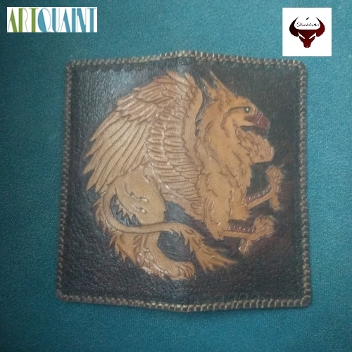 کیف پول حکاکی شده مردانه دوخته شده با نخ ایتالیایی و پرداخت شده با موم چرم کراست گاوی