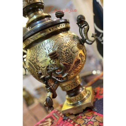 سماور زغالی شش لیتری توپی دسته توری، طرح قلم پایه مربع بزرگ
