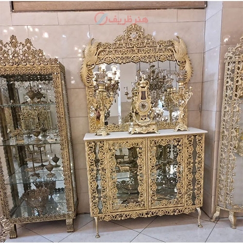 آیینه کنسول گل سرخ با ساعت بزرگ و شمعدان، بسیار شیک و ماندگار / هنر ظریف