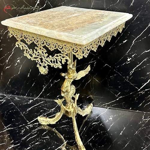 میز تلفن مربع طرح پایه ماهی و ستون فرشته بالدار، با صفحه سنگی با رنگ طلایی - هنرظریف