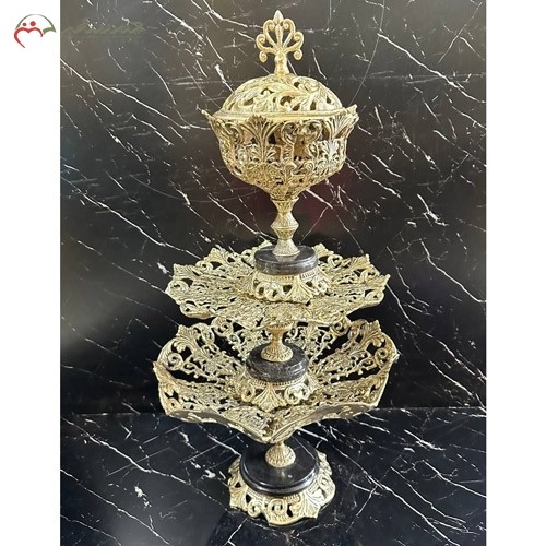ست پذیرایی میوه خوری و شکلات خوری برنز رنگ طلایی، سه طبقه با پایه های سنگی