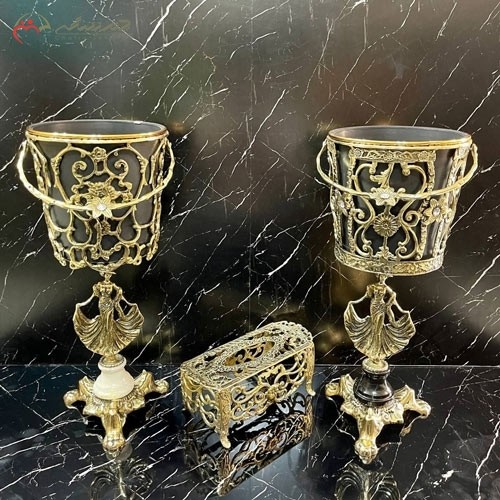 جا دستمال کاغذی و سطل ستونی برنزی در طرح بانوی زیبا و پایه های سنگی گل رز، پر نقش - هنرظریف