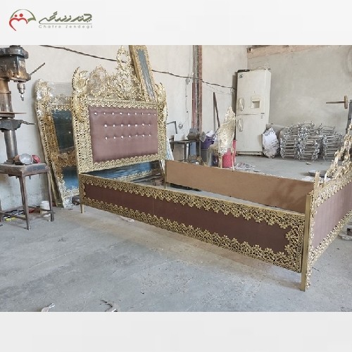 تخت خواب برنزی یک نفره و رنگ پارچه به دلخواه مشتری و طراحی آنتیک و خاص - هنرظریف