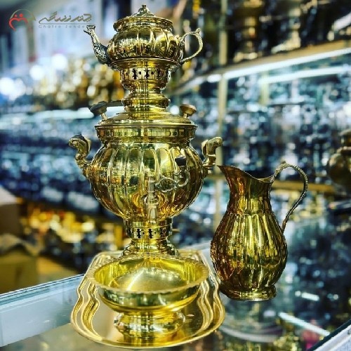 سماور 4 لیتری زغالی برنجی با ورق 0.7 میل و کد 116 آبکاری شده مدل ممتاز در طرح خطی، دارای ضمانت یک ساله