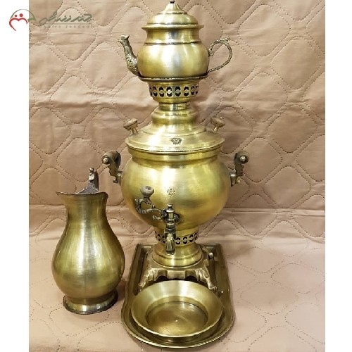 سماور ذغالی برنجی 4 لیتری کد 116 در طرح شکمی، دارای ست پارچ و قندان و سینی با ضمانت نامه - هنرظریف