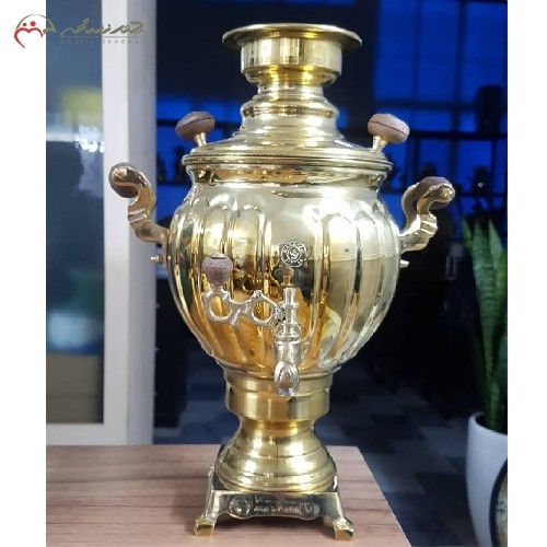 سماور ذغالی 3 لیتری مدل ترکدار ممتاز، بدنه ی برنجی با رنگ طلایی و طراحی شیک و خاص
