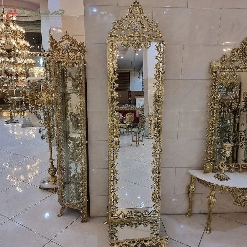 آینه قدی تمام برنزی مدل بادمجانی با بدنه ی پر کار و طراحی شیک مناسب - هنرظریف