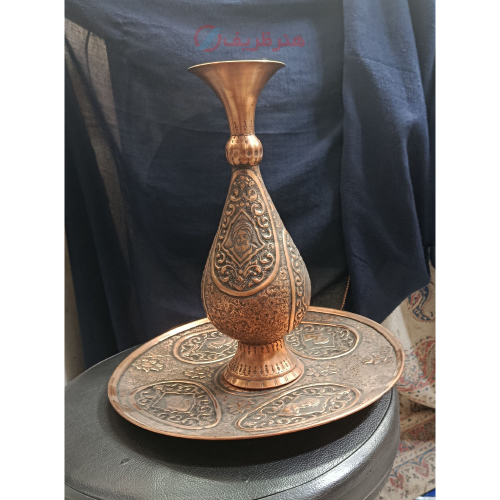 گلدان و زیرگلدانی مسی قرمز رنگ