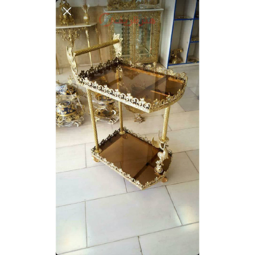 میز بار کنار سالنی برنزی، مدل حاشیه گل