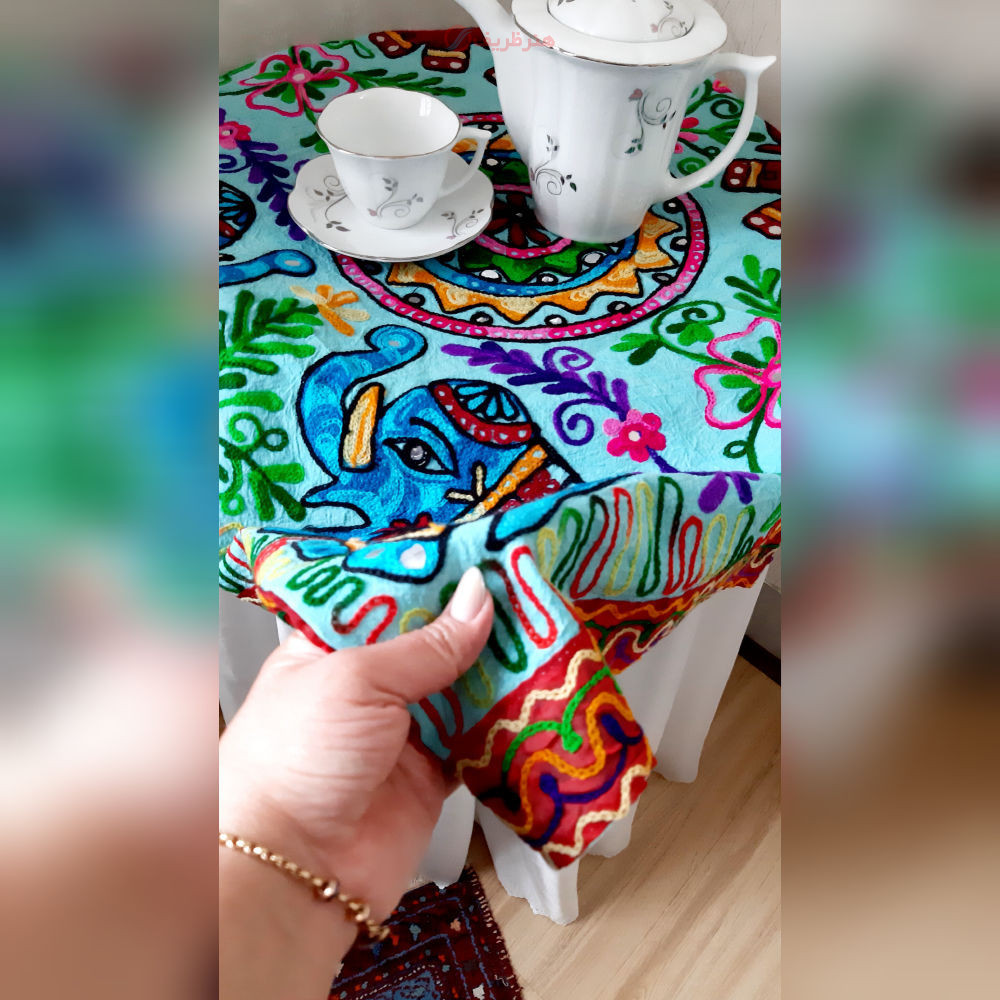 رومیزی مربع سوزن دوزی و آینه کاری B-3 با پارچه کتان و نخ سوزندوزی شده قابل شستشو