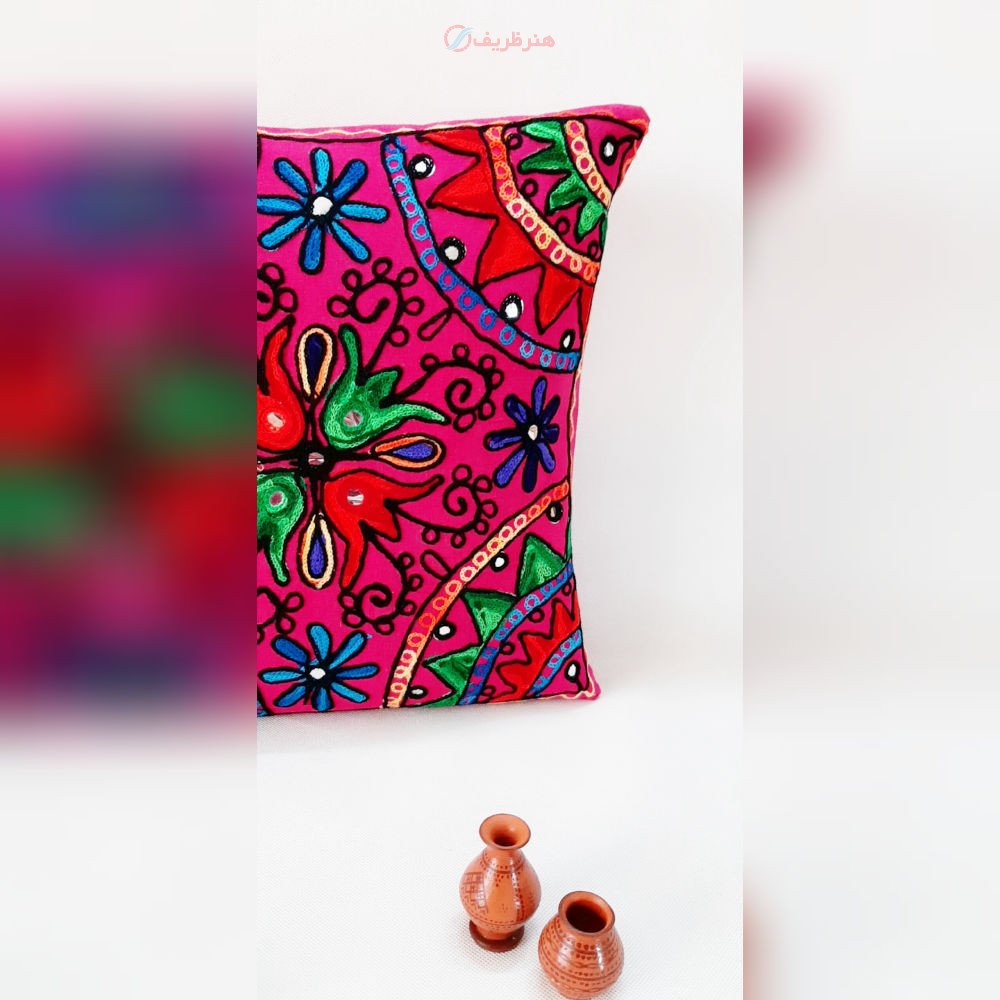 کاور کوسن سوزن دوزی و اینه کاری مخمل مدل گل داودی