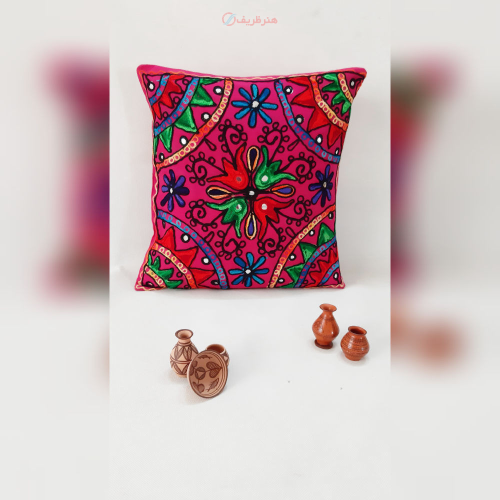کاور کوسن سوزن دوزی و اینه کاری مخمل مدل گل داودی