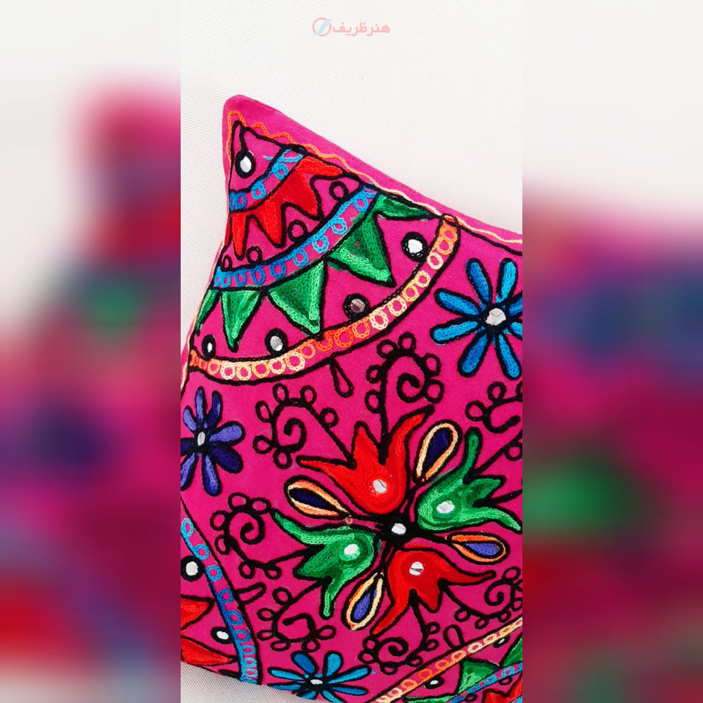 کاور کوسن سوزن دوزی و اینه کاری مخمل مدل گل داودی