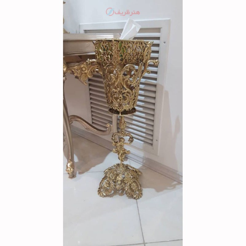 سطل زباله و جادستمال مسیح، پایه برگی، جنس آلیاژ آلومینیوم با آبکاری برنز