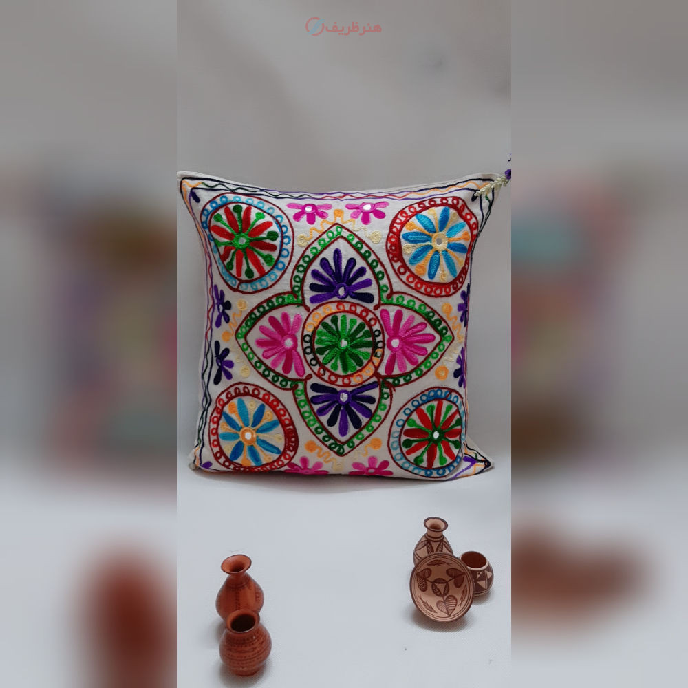 خرید، قیمت و مشخصات کاور کوسن سوزن دوزی کد 1-3 پارچه با کیفیت در طرح ها و رنگ های مختلف -هنرظریف