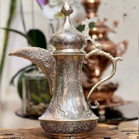 خرید، قیمت و مشخصات دله قهوه برنجی آبکاری نقره اعلا با سبک طراحی و ساخت جدید و روکش محافظ زیر قیمت بازار - هنرظریف