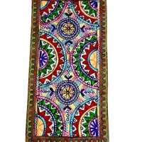 خرید، قیمت و مشخصات رومیزی سوزن دوزی و آینه کاری B-15 مستطیل با پارچه کتان و دوخته شده با نخ سوزندوزی | هنرظریف